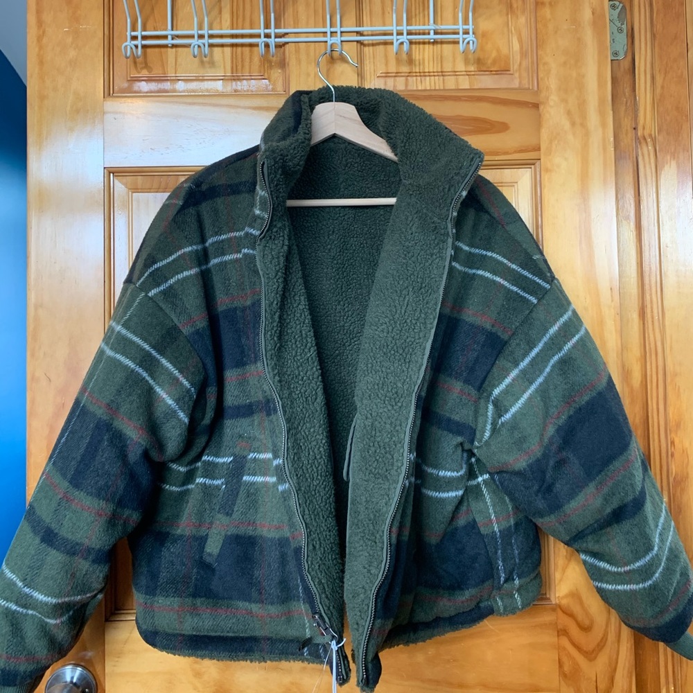 American Eagle Coat Olive green reversible size medium